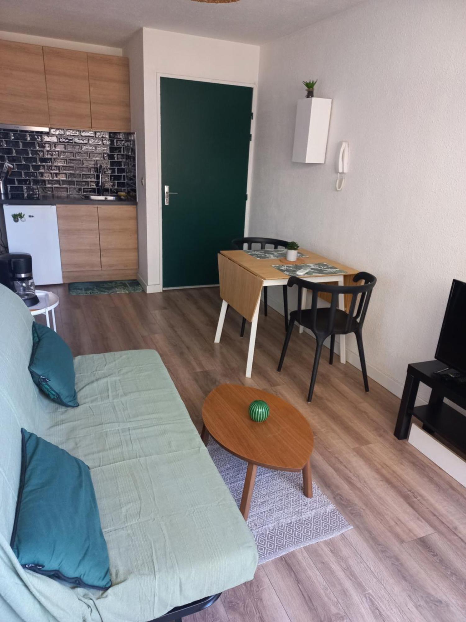Appartement Bambou Сет Экстерьер фото